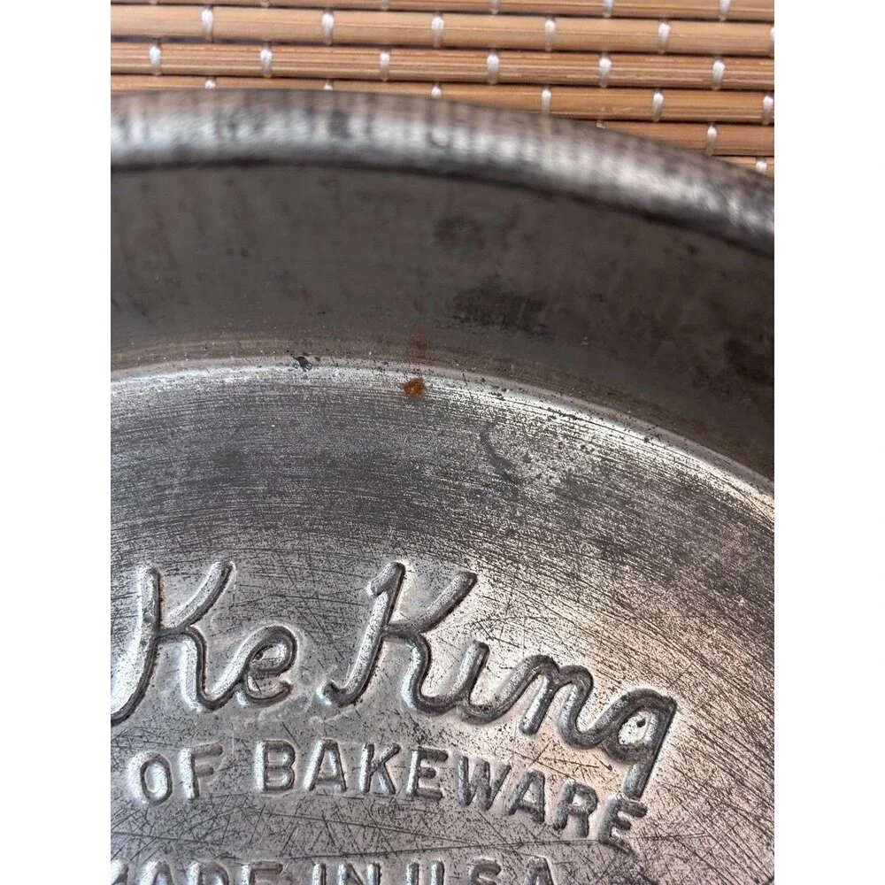 Vintage Bake King 2-Piece Round Metal Cake Pan Set 9in x 2in Deep, Made in USA